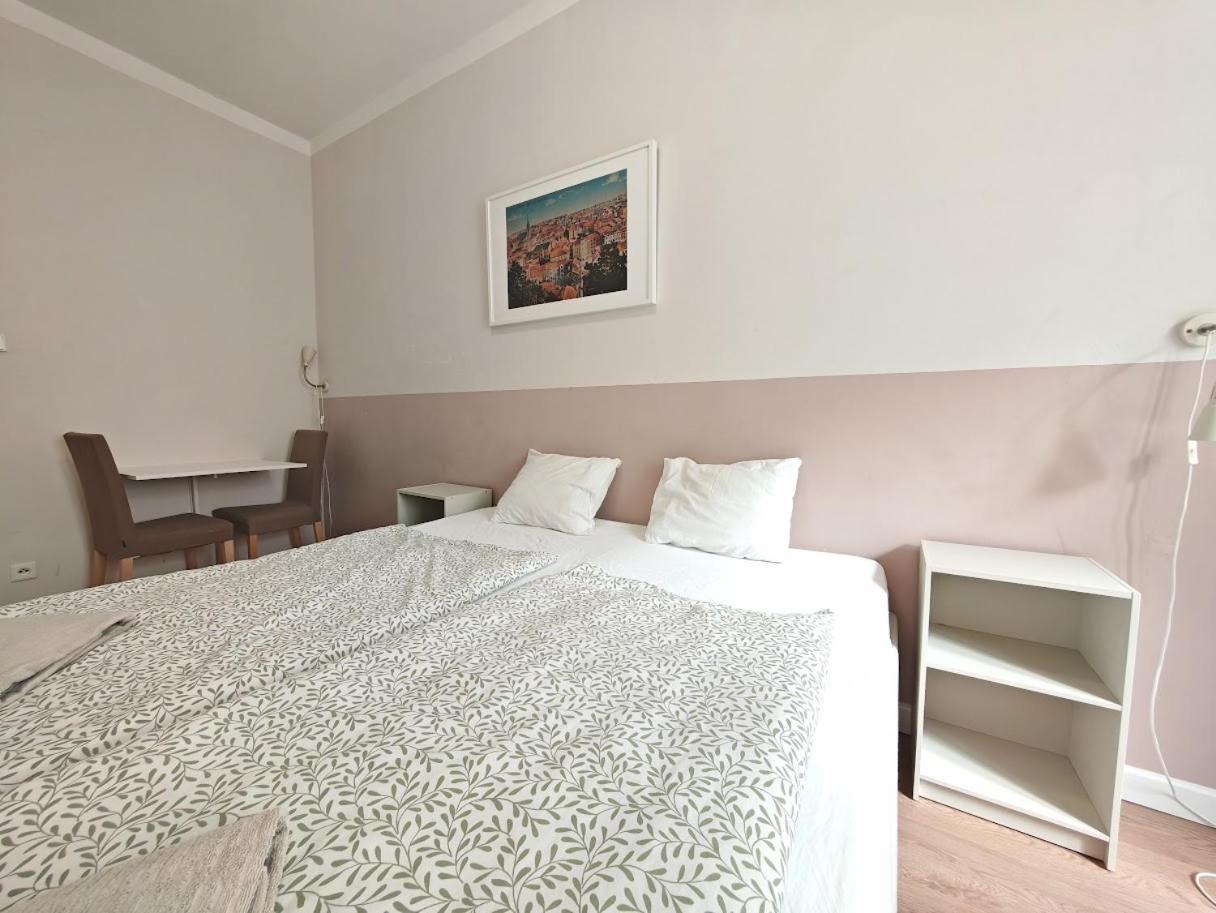 Apartment In Zizkov -201- Prague